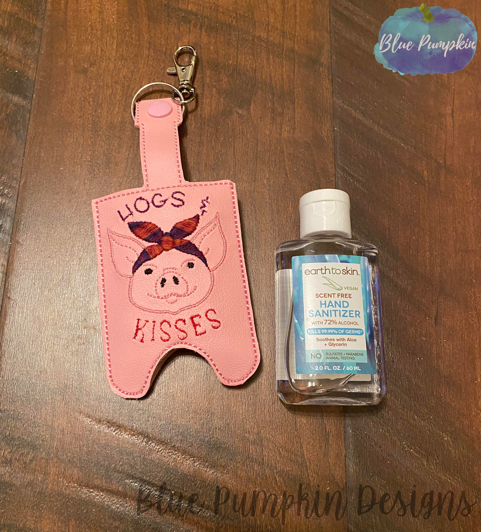 2oz Hogs and Kisses Sani Bottle Holder