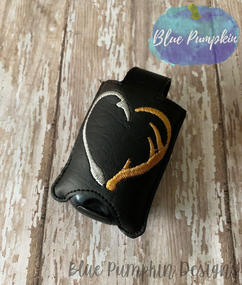 1oz Heart Fish Hunt Sani Bottle Holder