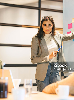 istockphoto-1759443553-2048x2048.jpg