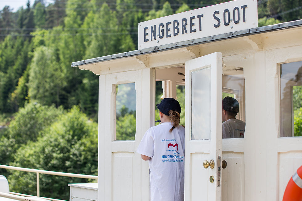 Haldenkanalen Regionalpark arbeider med merkevarebygging, utvikling av opplevelsesnæringen, primærnæringen og stedsutvikling i Aurskog-Høland, Marker, Aremark og Halden kommune.
