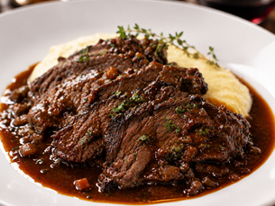 Punta di Petto di Manzo Brasata al Vino Rosso (Italian Red Wine Braised Beef Brisket)