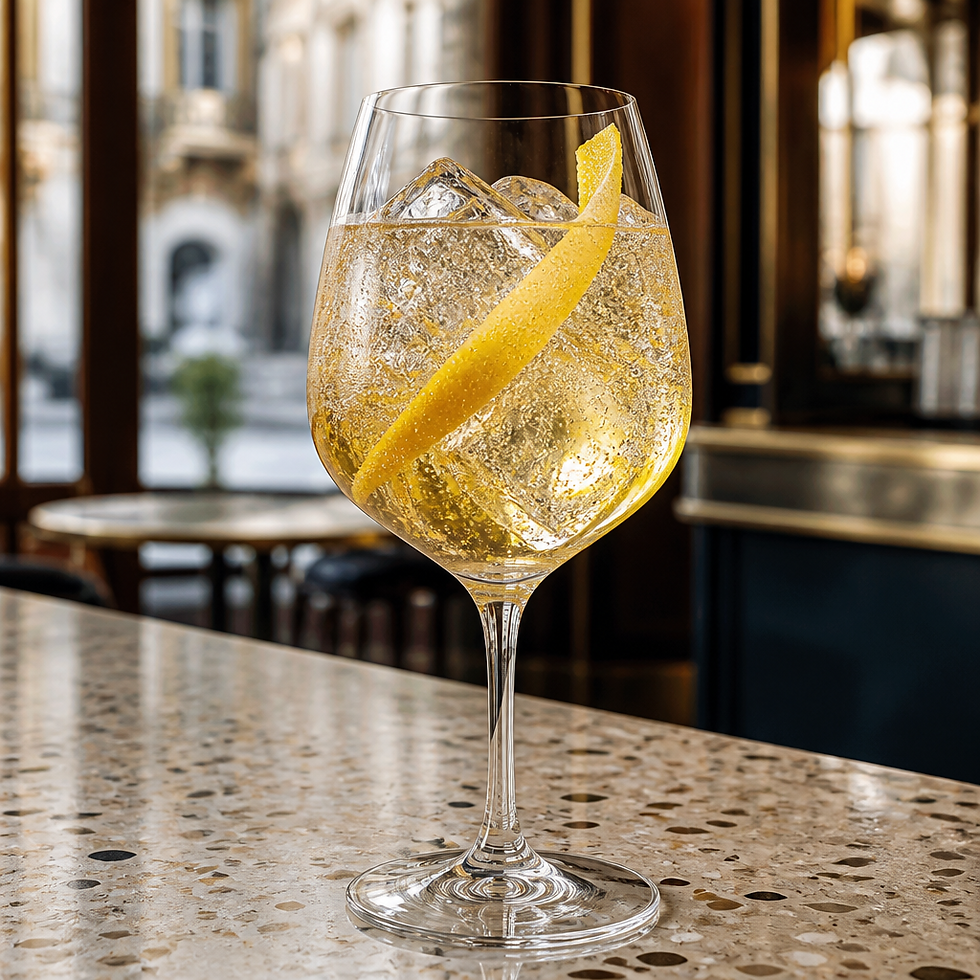Spritz al Cedro Italian cocktail in an elegant premium bar setting