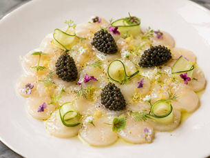 Carpaccio di Capesante, Yuzu, Cetriolo e Caviale Kaluga (Italian Scallop Carpaccio with Yuzu, Cucumber and Kaluga Caviar)