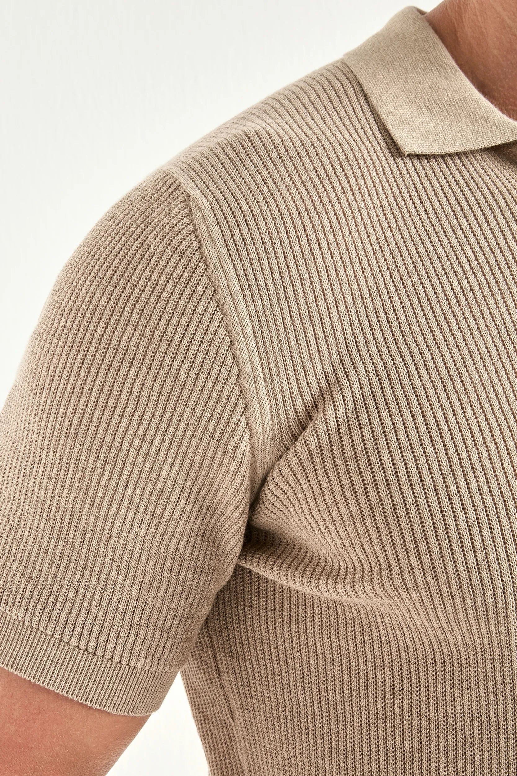 Ribbed Zipped Polo - Taupe