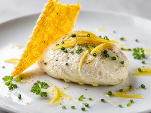 Baccalà Mantecato con Cialda di Polenta Croccante e Limone Candito