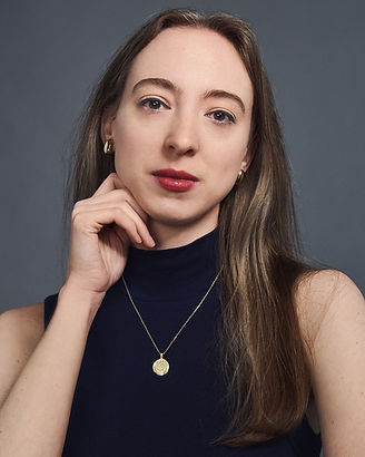 HEADSHOT_VictoriaDeMartin_224_B.jpg