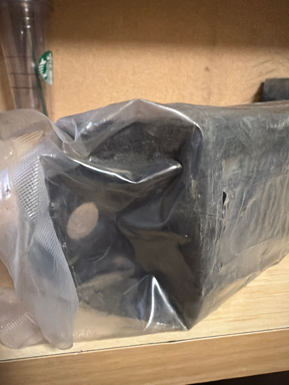 Thumbnail: Insulator assembly