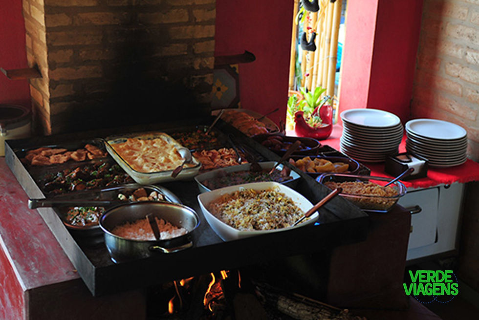 Comida mineira no fogão a lenha em Delfinópolis