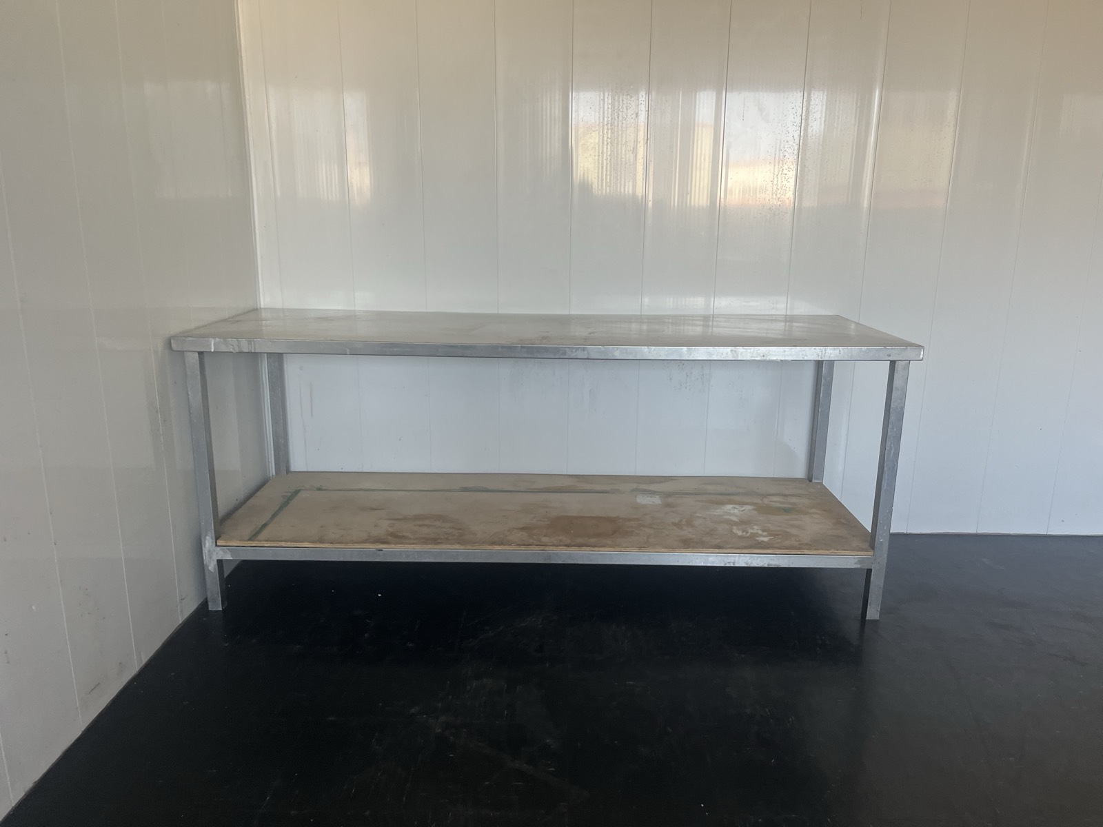 Table de travail professionnelle en inox