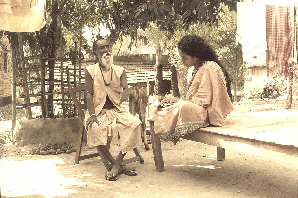 Parvathy Baul with her Baul Guru Shri Sanatan Das Baul at his Bankura Ashram, 1999 Photo: Ravi Gopalan Nair