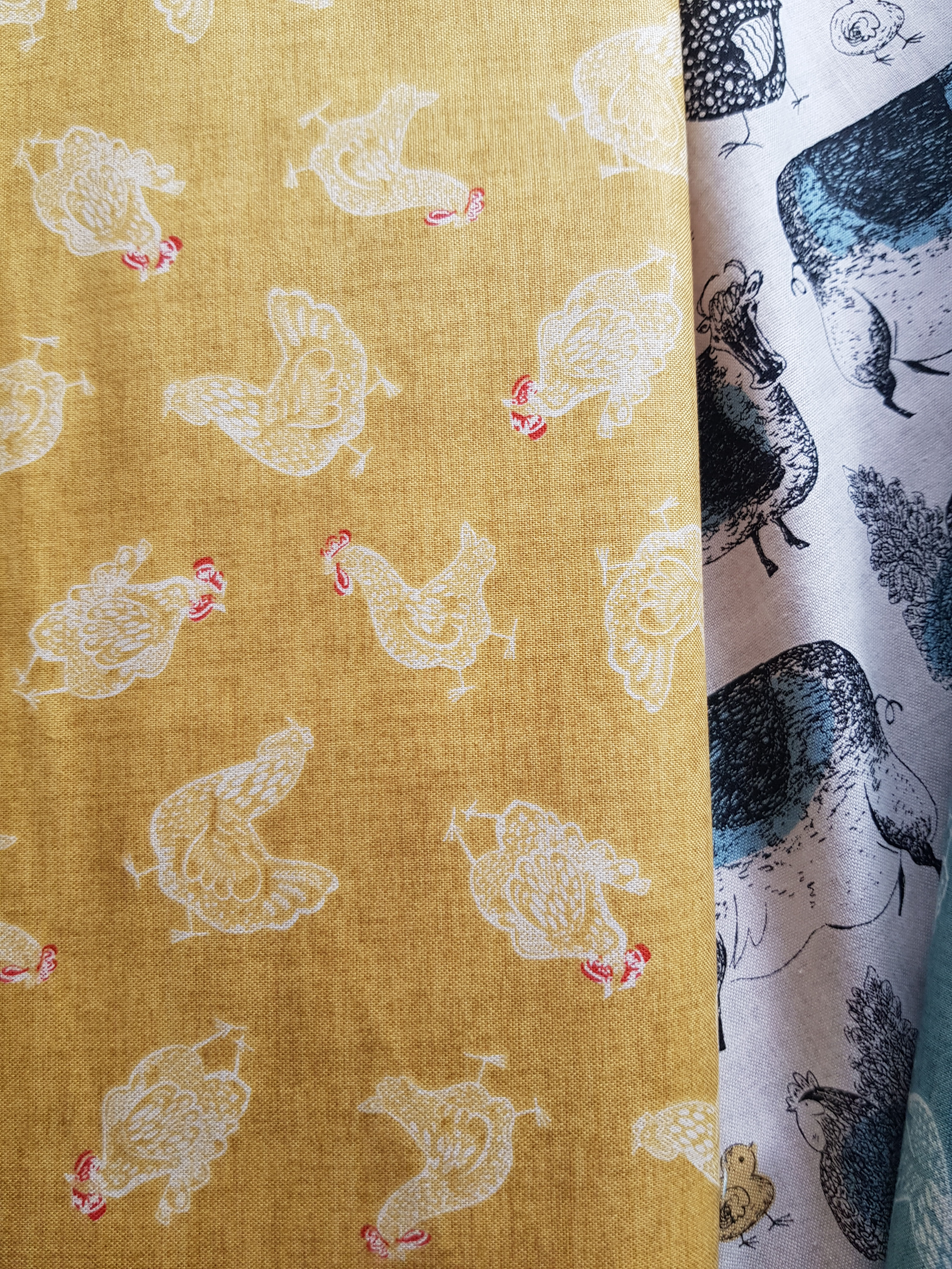 Makower - Home Grown Hens on Yellow