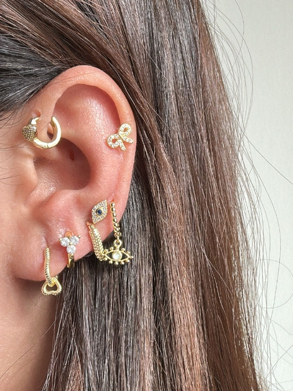 Küçük resim: Burgu Halkalı Kalp Küpe | 925 Gümüş