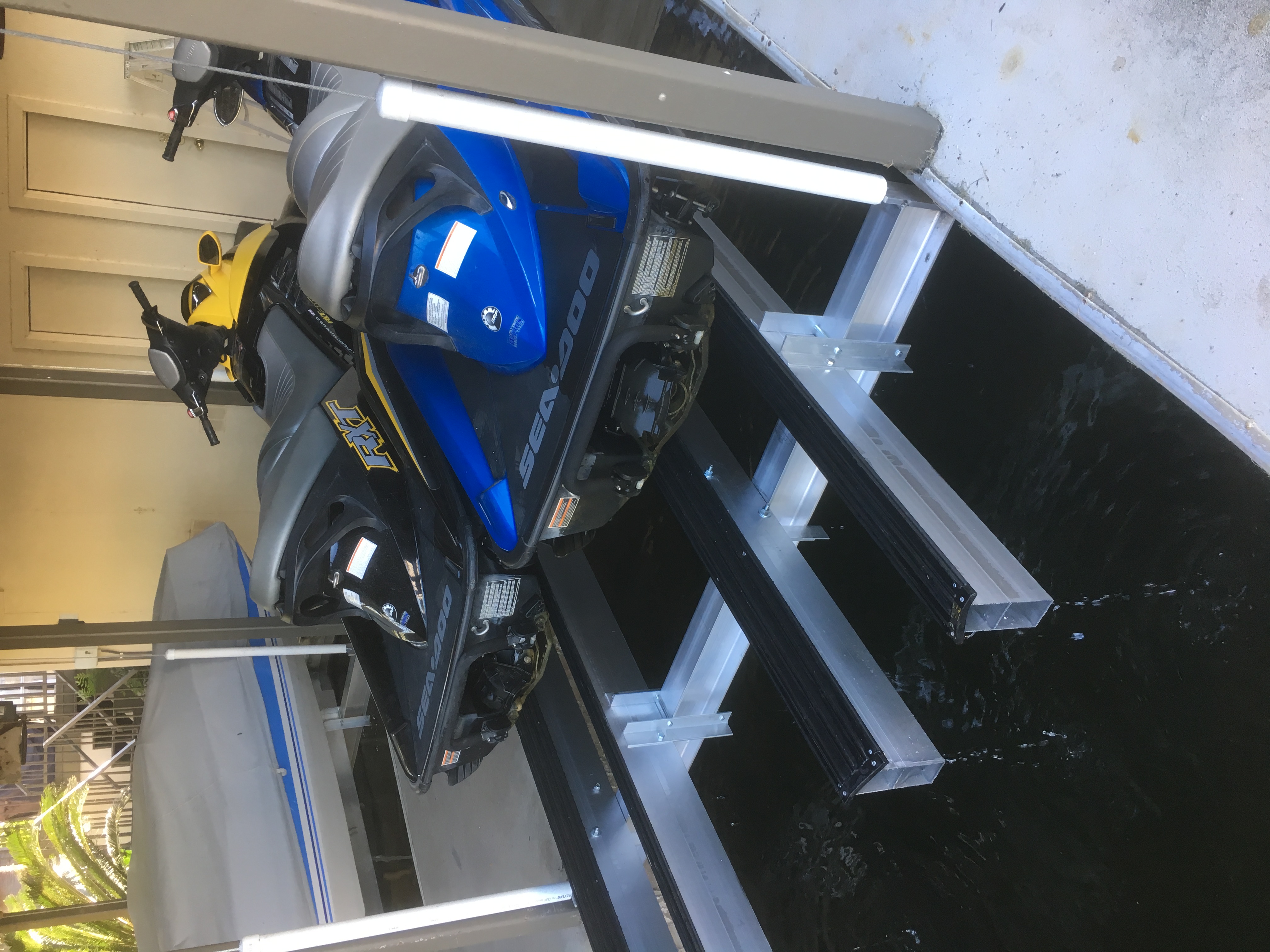 Hydraulic and Cable Boat Lifts RH Marine