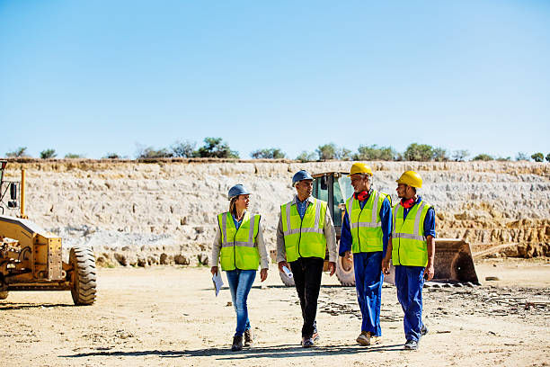 How to Choose the Best Hi Vis Work Pants for Safety and Comfort
