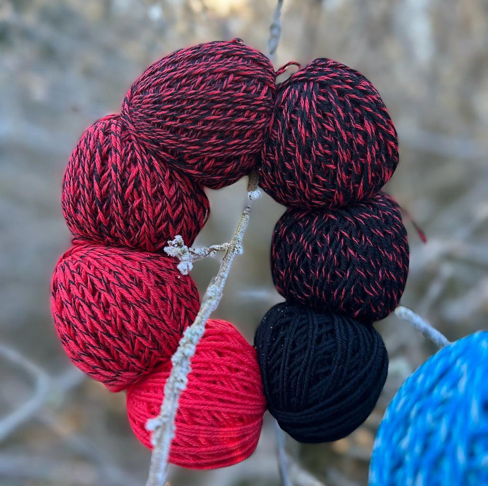 Miniaturbild: Love in a Mist Hat von Elenor Mortensen, Wollpaket/Uni Perle & Zauberperle