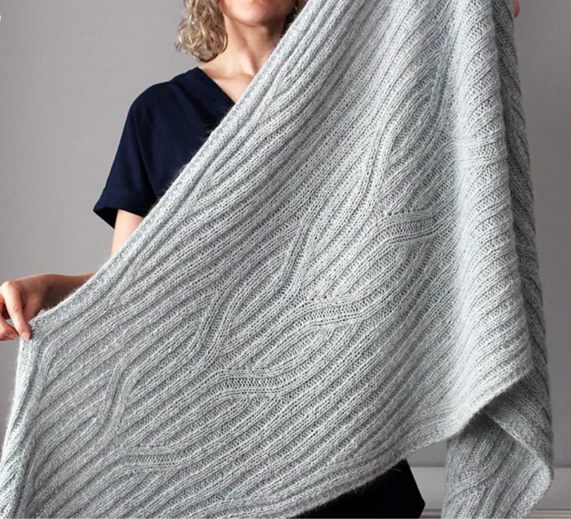 Miniaturbild: Coral Reef Wrap von Lisa Hannes, Wollpaket/Semilla Pura & Sonaka