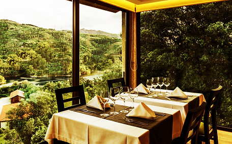 restaurante no geres.jpg