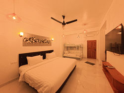 Deluxe Family Room