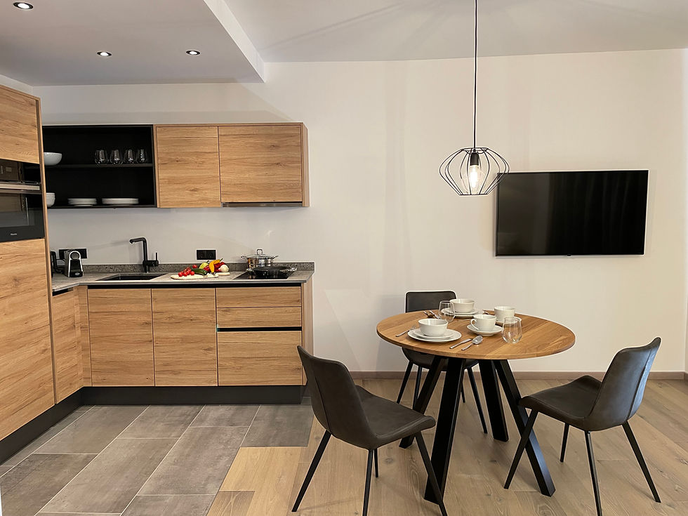 APPARTEMENT 3 Küche und Essbereich