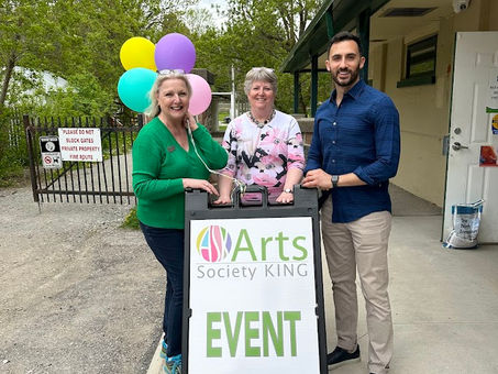 PHOTO RELEASE: MPP Lecce Attends Arts Society King Pop-Up Plant and Art Sale