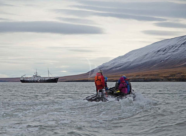 Exploration Yacht TOGO