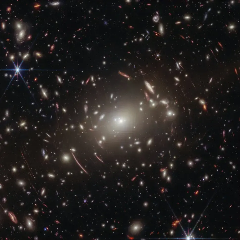 O aglomerado de galáxias Abell S1063, uma lente gravitacional observada pelo JWST. (Crédito da imagem: NASA, ESA, CSA, V. Kokorev (Universidade do Texas em Austin), A. Pagan (STScI))