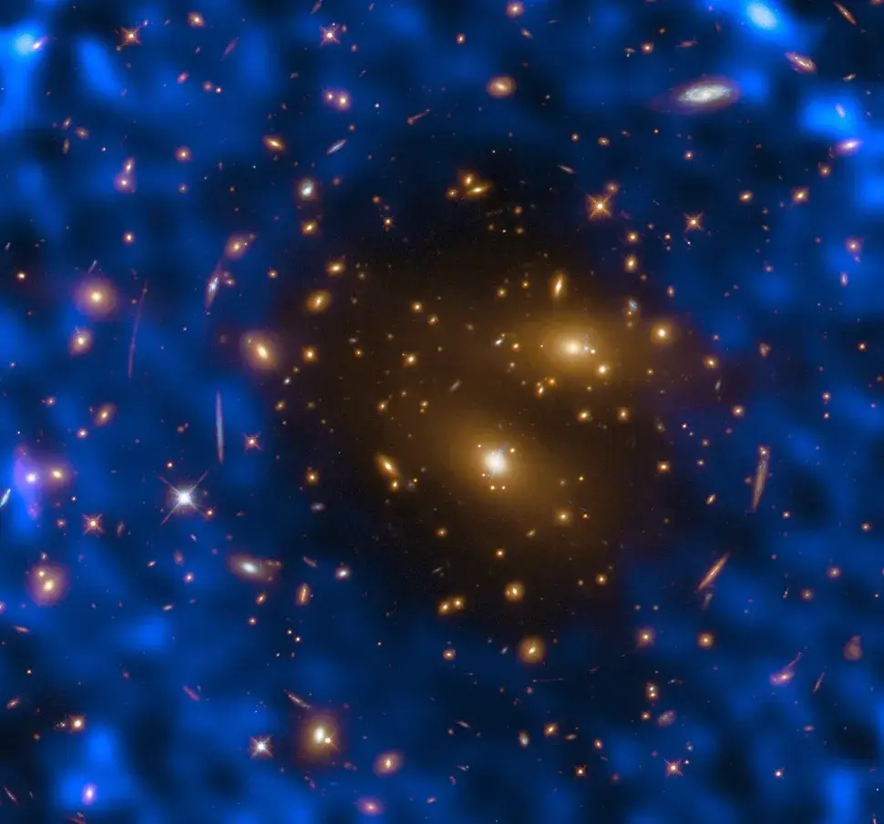 O “buraco no universo” registrado pelo Atacama Large Millimeter/submillimeter Array (ALMA) mostra uma mancha escura que é um dos aglomerados de galáxias mais massivos conhecidos, o RX J1347.5–1145. (Crédito da imagem: ALMA (ESO/NAOJ/NRAO)/T. Kitayama (Universidade Toho, Japão)/ESA/Hubble & NASA)