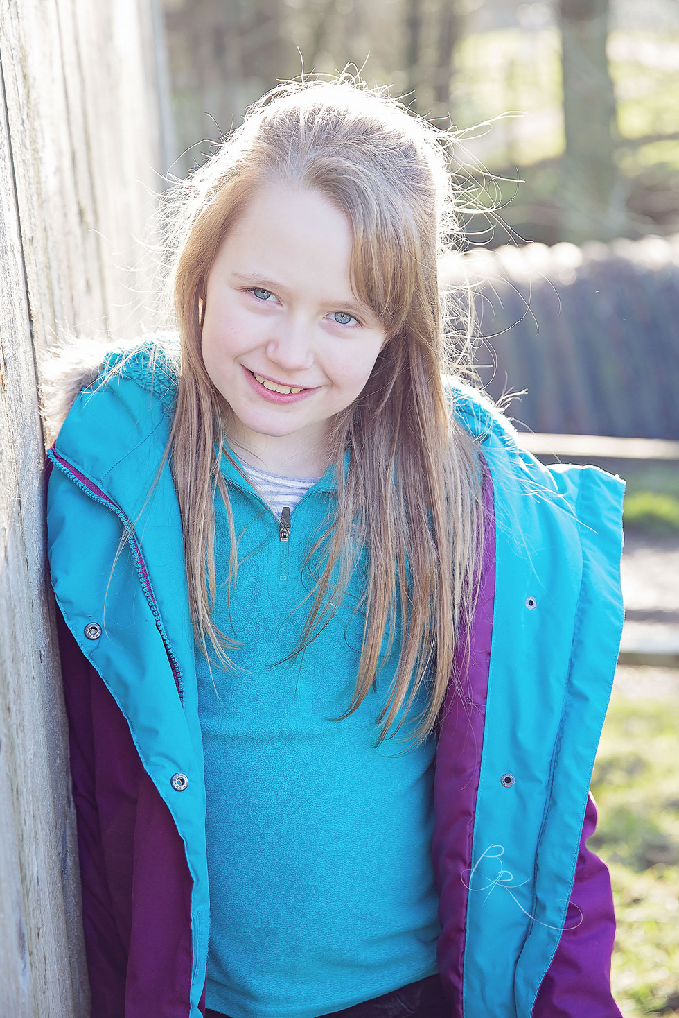 child-photography-outdoor-photo-shoot-wild-boar-farm-preston-lancashire-blueribbon-photography.jpg