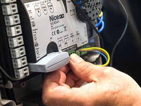 El Receptor Enchufable OXIBD de Nice: Una Innovadora Solución Bidireccional