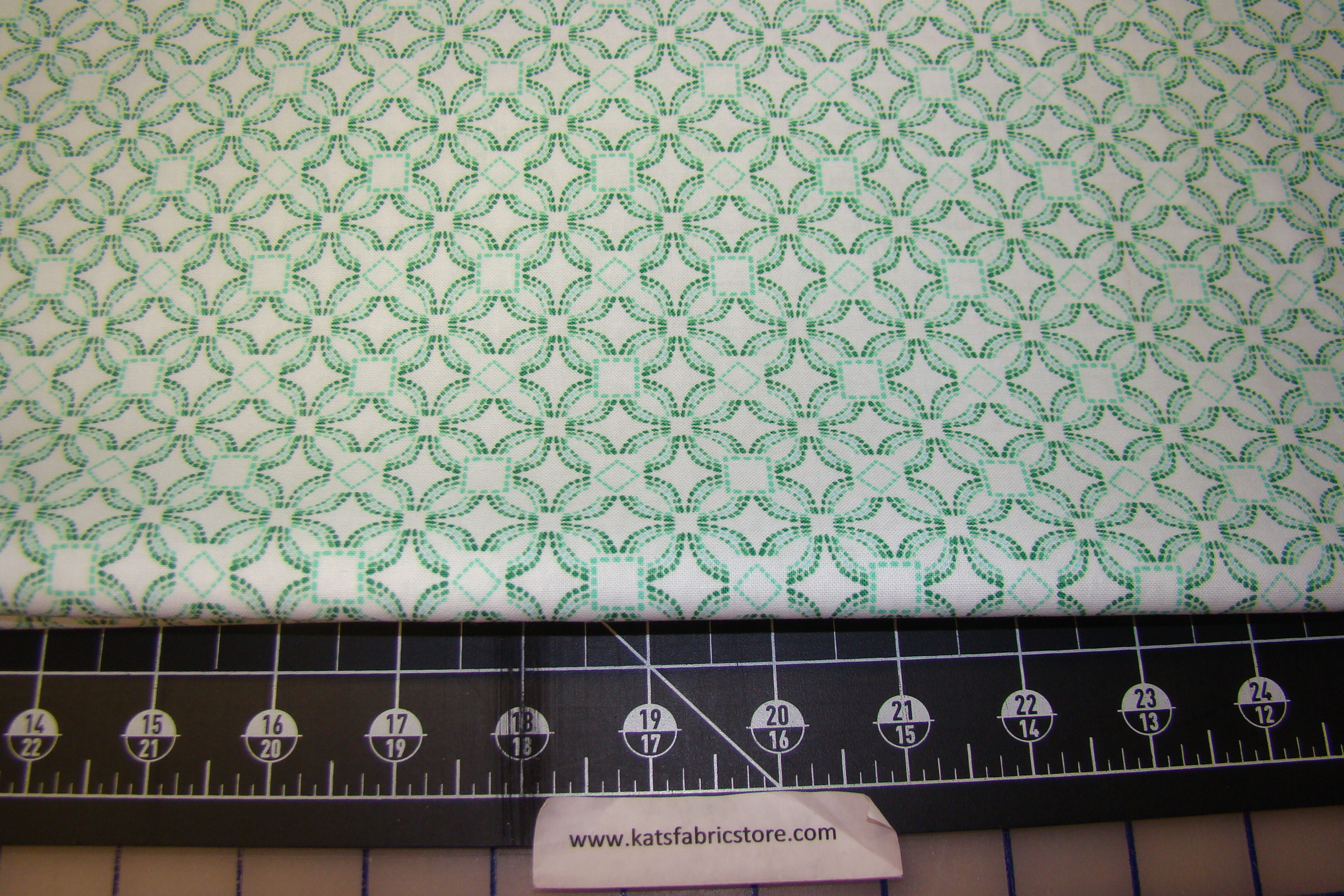 BX Embroidered Elegance Geo Mint