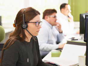 Contact Center Training: What is it, why you need it, & 8 hacks to do it right!