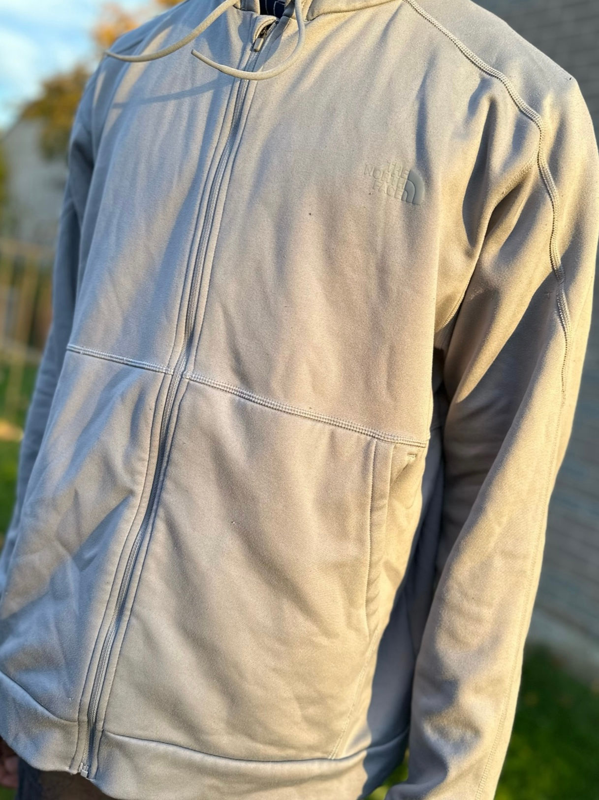 GREY NORTH FACE HOODIE