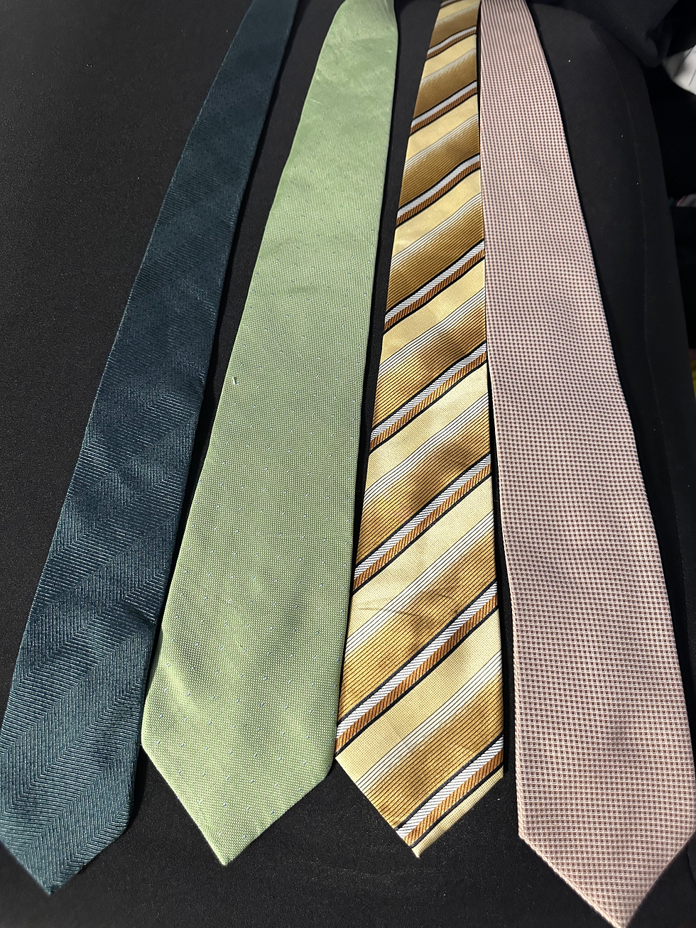 Thumbnail: MULTIPRINT & TEXTURED TIES