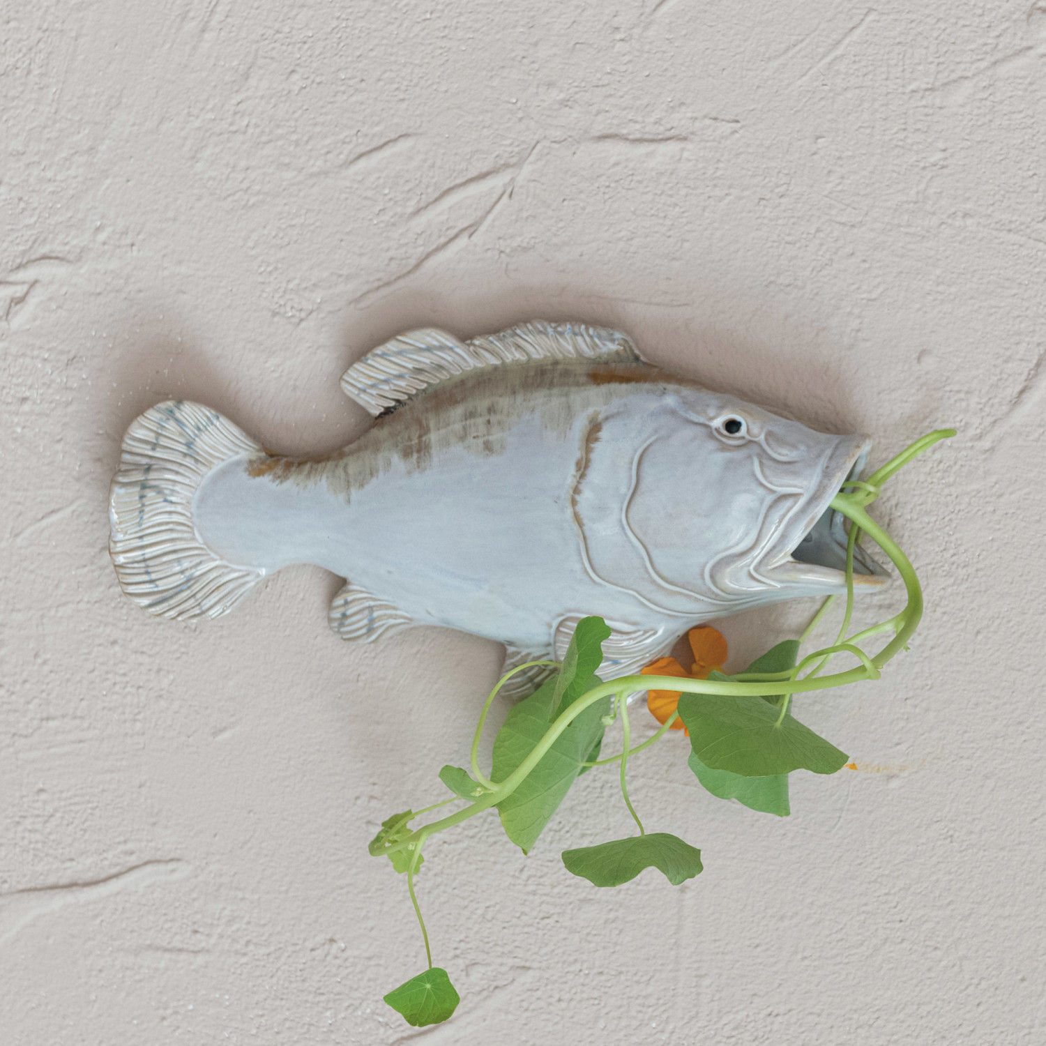 Wall fish vase 