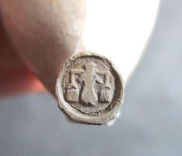 Clay pipe - giant milkmaid - heelmark.jpg