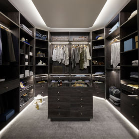 Dressing sur mesure , décoration et réalisation.