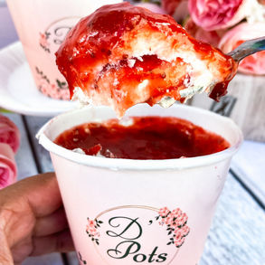 D'pots Mousse de Ninho com Morango_edited.jpg