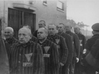 Путь веры и путь предательства
в гитлеровской Германии