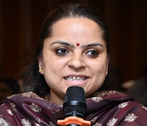 Deepti Mahajan.JPG