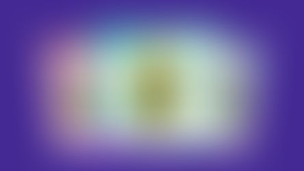 Frappuccino au matcha, crème fouettée, gobelet plastique vert. Arrière-plan ciel bleu avec nuages. Bouton "Générer" sur fond violet.