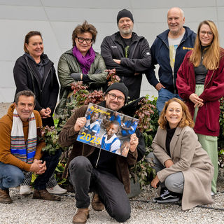 Grafikdesign Kalender Hilfsorganisation, Team Sonne-International praesentiert stolz das druckfrischen Printprodukt