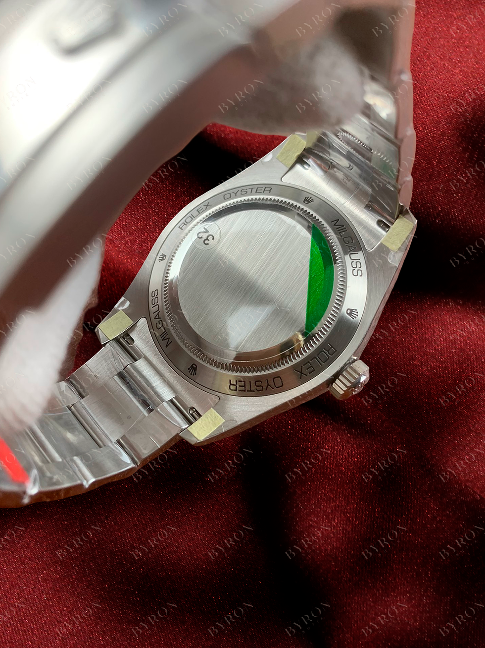 Миниатюра: Rolex Milgauss 40mm 116400GV Green Crystal Black Dial
