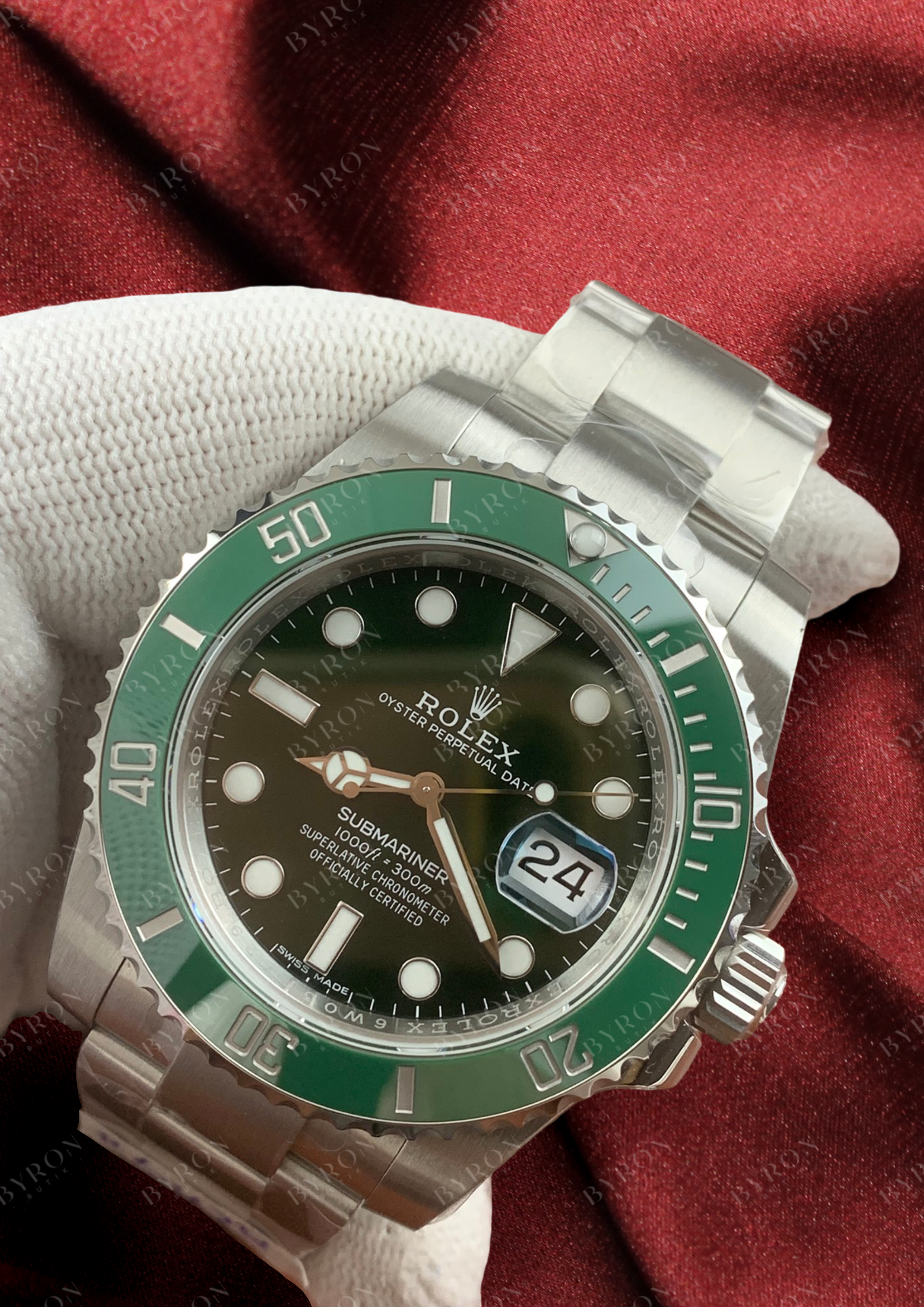 Rolex Submariner Hulk 116610LV — премиальная реплика часов, макросъемка зеленого циферблата и керамического безеля