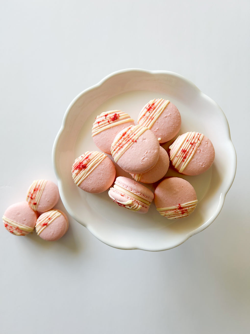 Thumbnail: Strawberry Rhubarb Macaron