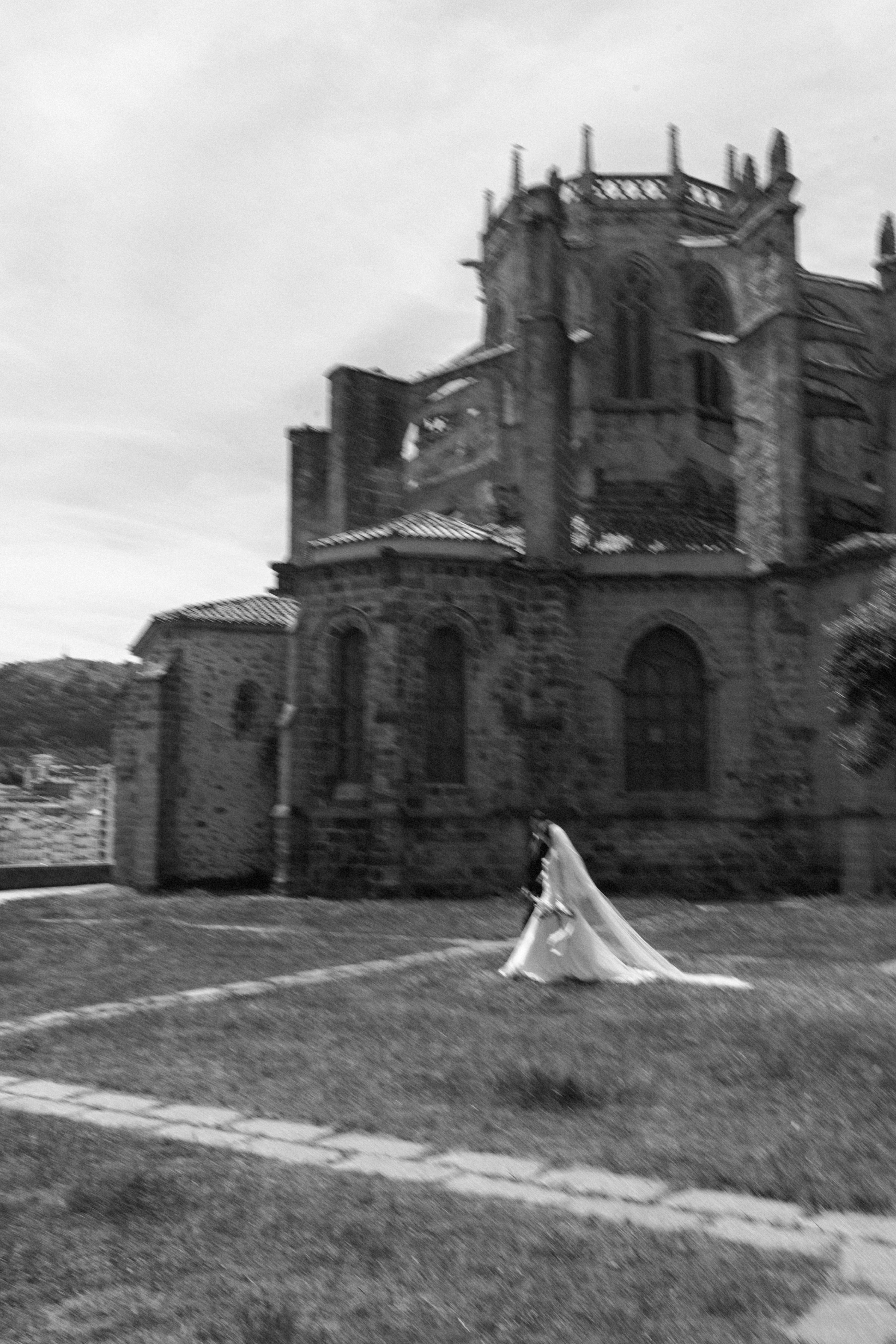 Carmen y Julen, Boda en Iglesia de Santa María de la Asunción y Huerta de Cubas, Cantabria