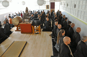 Loïc Kosho Vuillemin with Kosen Sangha in zen temple