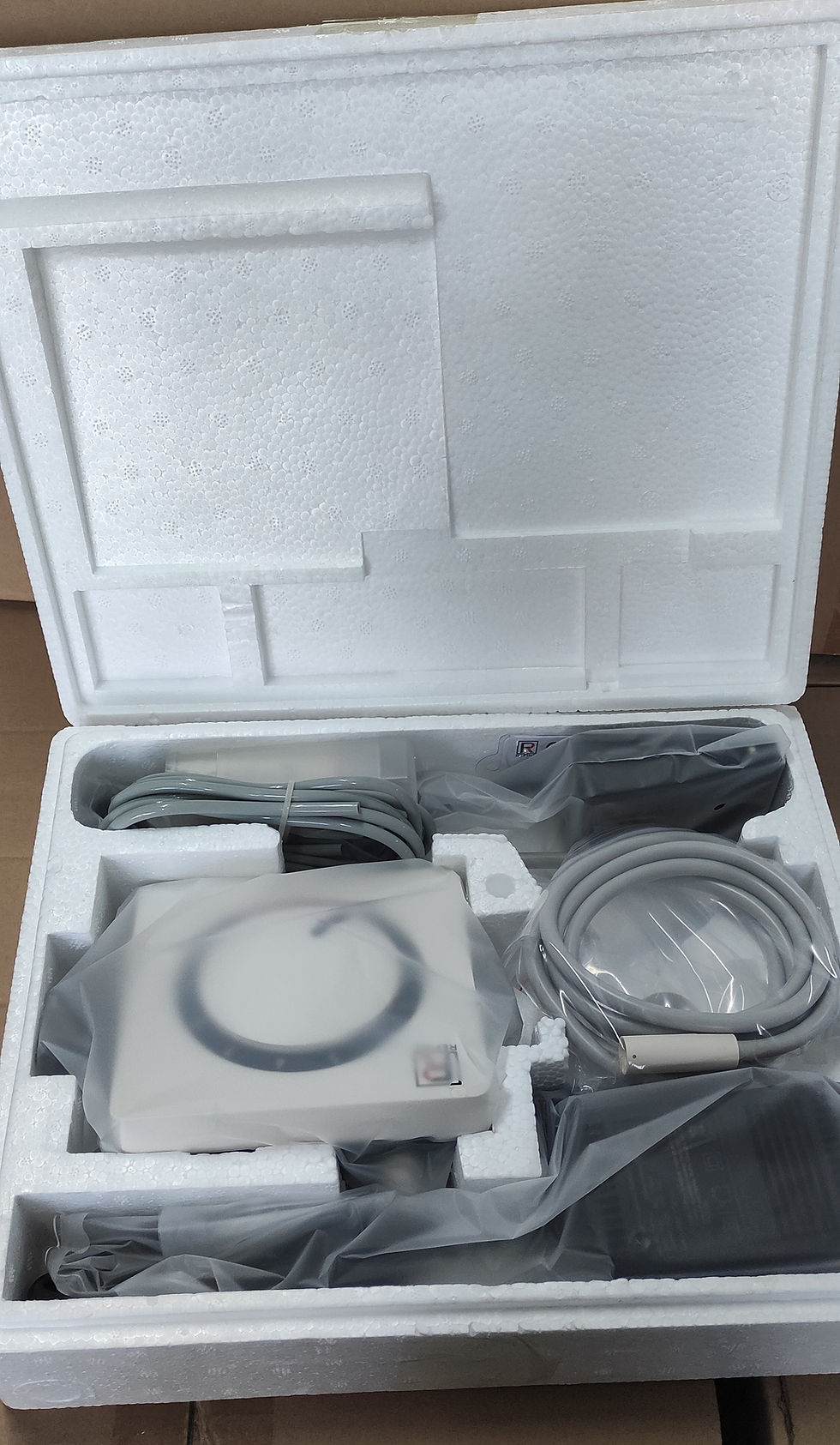 Thumbnail: MaxPiezo 3+  LED UltraSonic Scaler - first 5 customers