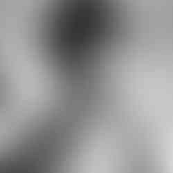 Une photo de mon amie Julie qui enseigne l'anglais à cette petite puce.