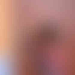 Une photo de mon amie Julie qui enseigne l'anglais à cette petite puce.