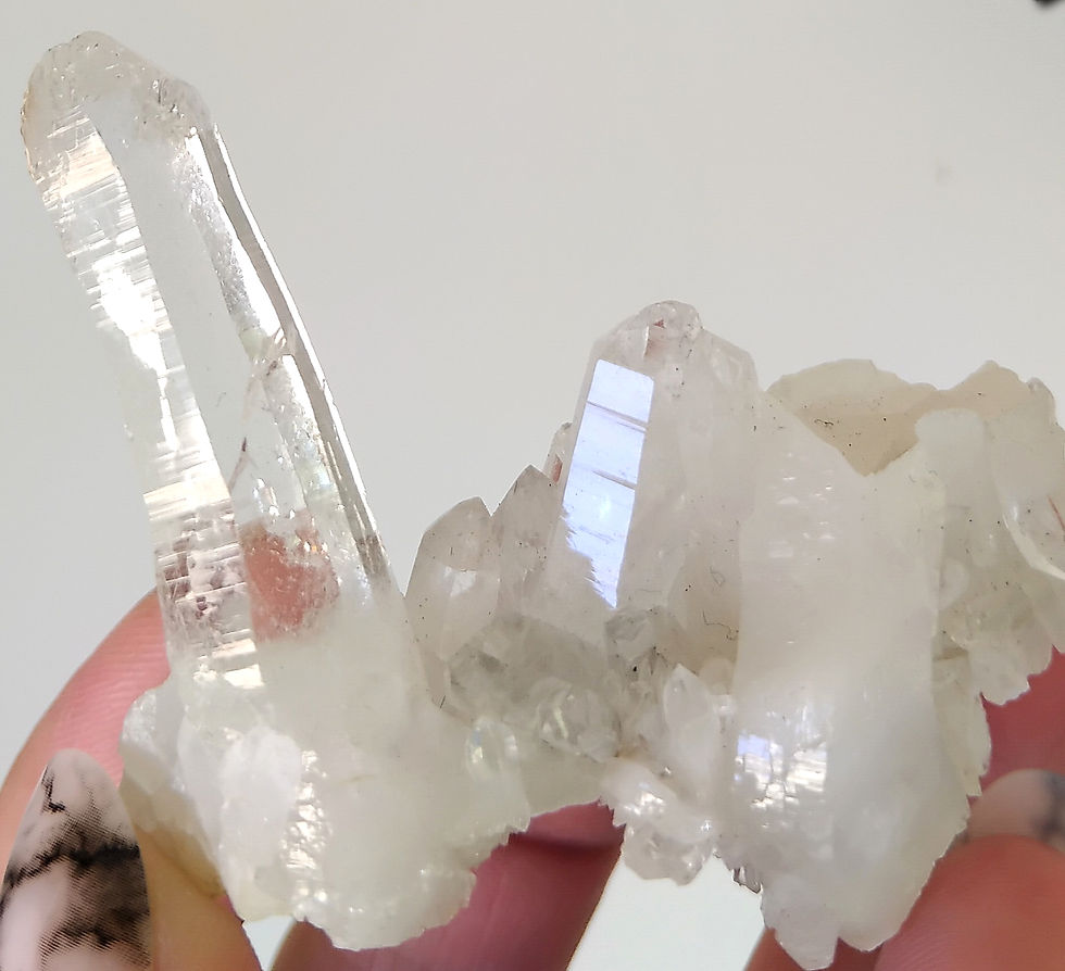 Thumbnail: Raw 35g clear quartz cluster with distinct laser point